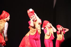 Маша, Медведь и все, все, все на сцене ДК Ленина (ФОТО)