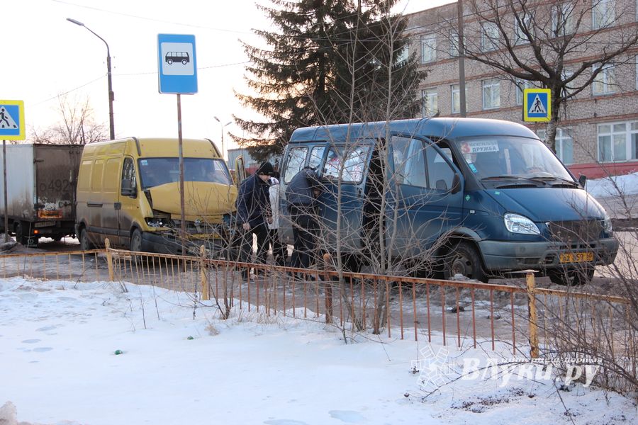 ДТП на Октябрьском в Великих Луках (ФОТО)