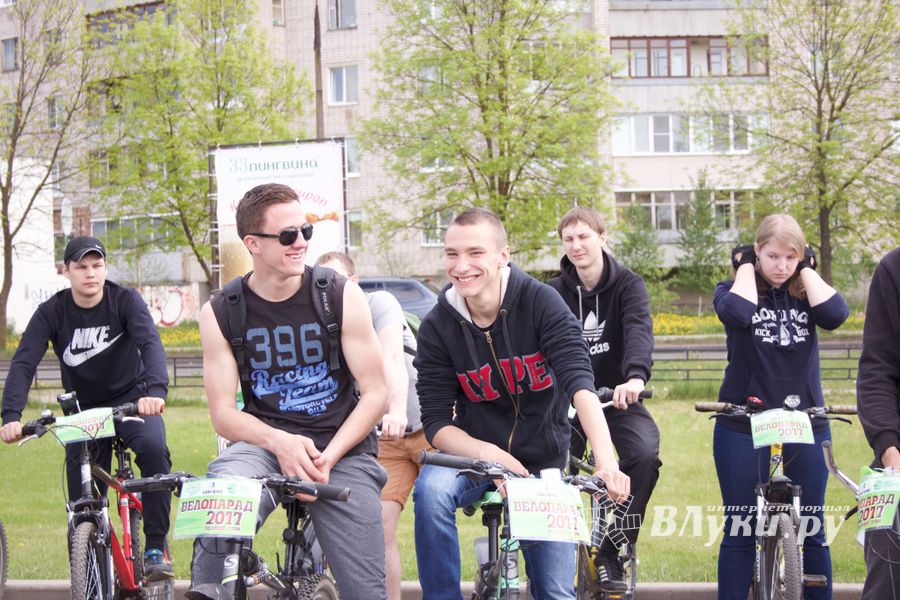 В Великих Луках прошёл Всероссийский велопарад (ФОТО)