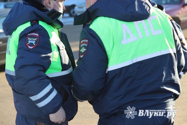 В Великих Луках полицейские задержали нетрезвого угонщика