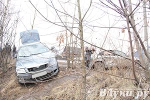 ​ДТП на перекрёстке улиц Дьяконова и 3-ей Ударной армии (ФОТО)