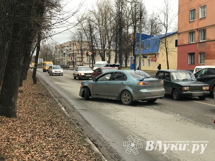 На проспекте Гагарина произошло ДТП (ФОТО)