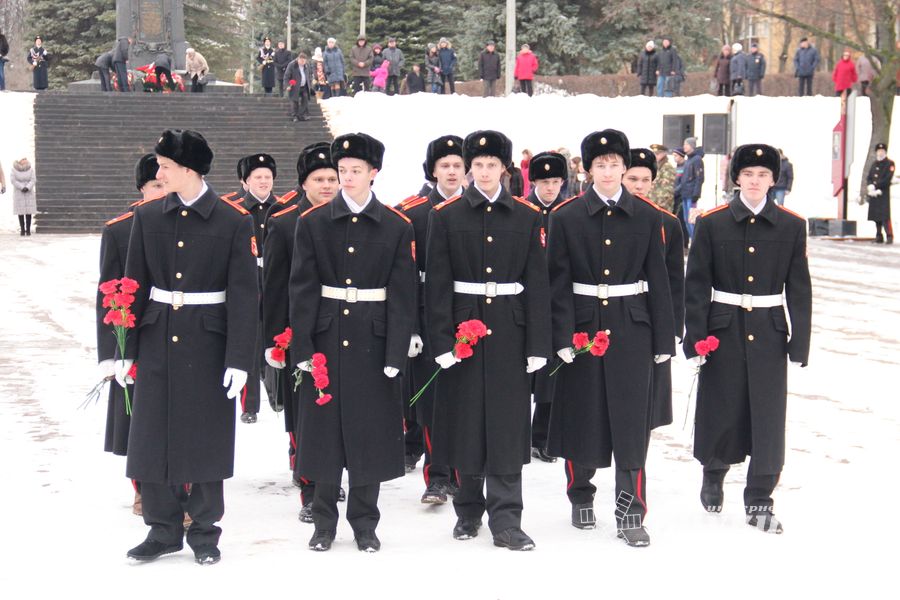 У Вечного огня в Великих Луках прошёл торжественный митинг (фото)