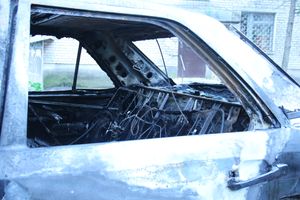 В Великих Луках сгорел очередной автомобиль