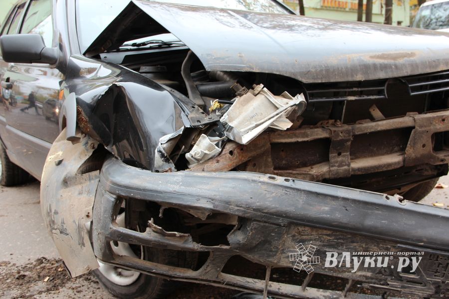 ДТП на проспекте Ленина в Великих Луках (ФОТО)