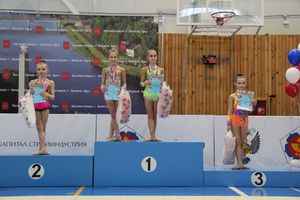 ​В Великих Луках прошли соревнования по художественной гимнастике (ФОТО)