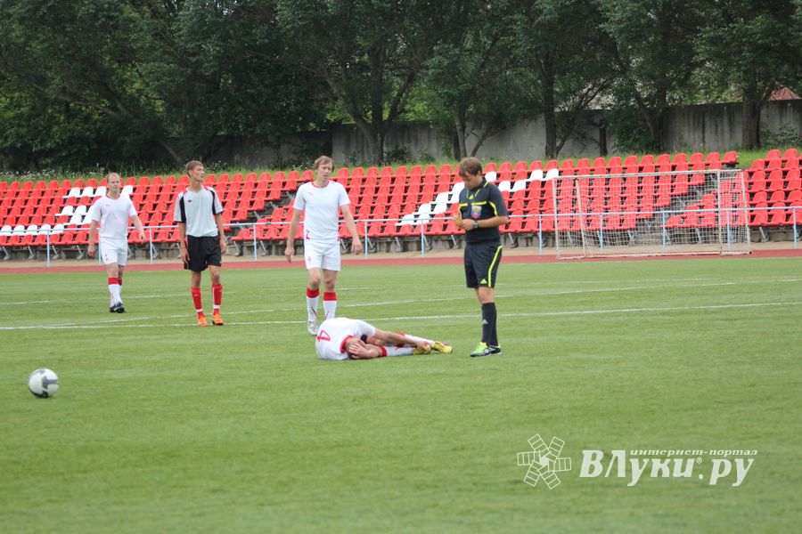 "Экспресс" (Великие Луки) - "Купол-ВДВ" (Псков)