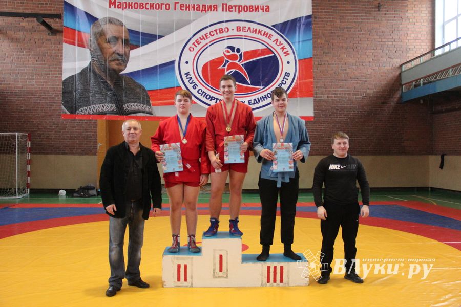 В Великих Луках прошли соревнования по самбо (ФОТО)