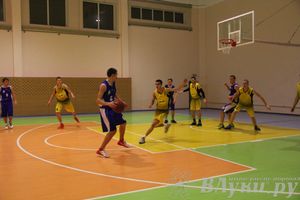 В Великих Луках проходят игры Чемпионата АСБ (фото)