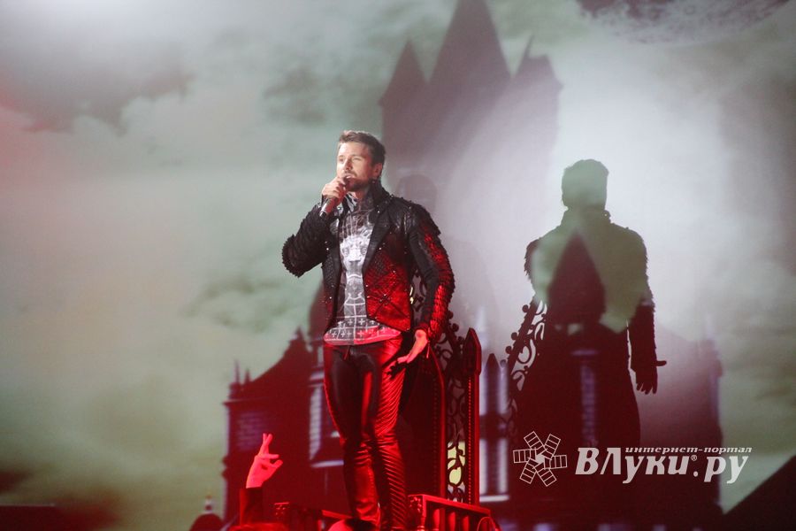 В Великих Луках состоялся концерт Сергея Лазарева