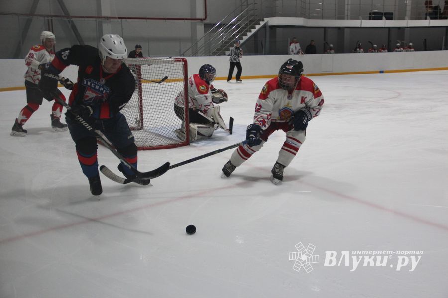Матч НХЛ прошел в великолукском «Айсберге» (ФОТО)