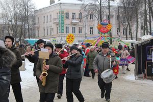 В Великих Луках прошел праздник Масленицы (ФОТО)
