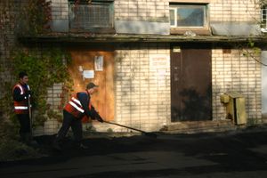 Глава администрации проследил за ходом ремонта дворовых территорий