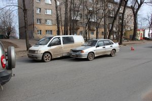 В ДТП на пр. Гагарина попала беременная женщина (ФОТО)