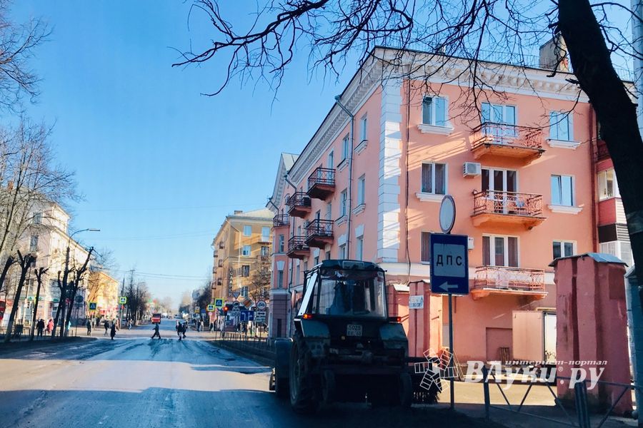 Проспект Октябрьский очищают от грязи (ФОТО)