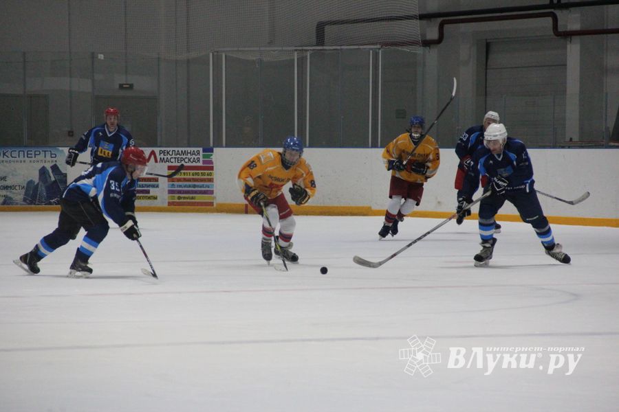 В великолукском «Айсберге» прошли матчи Чемпионата Псковской области по хоккею (ФОТО)