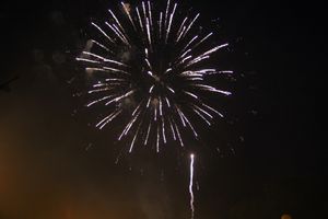 9 мая в Великих Луках. Шествие и салют