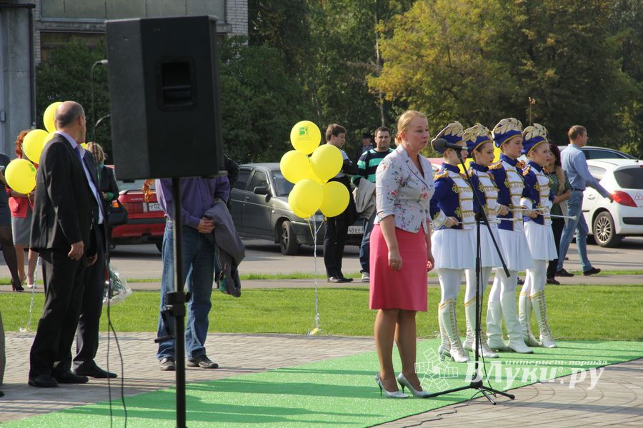 В Великих Луких благоустроили сквер на ул. Жукова (фото)