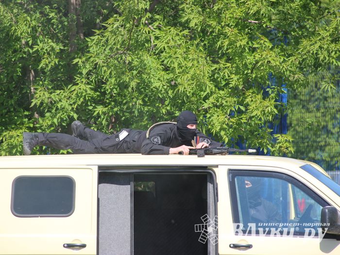 Спецназ «разгромил» на Дятлинке «банду»