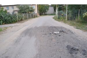 В деревне Переслегино Великолукского района нет дорог и тротуаров, жалуются местные жители (ФОТО)