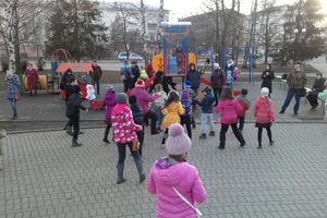 Весёлое шоу на площади Калинина в Великих Луках (ФОТО)