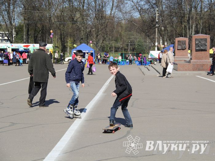 Традиционная весенняя ярмарка прошла в Великих Луках