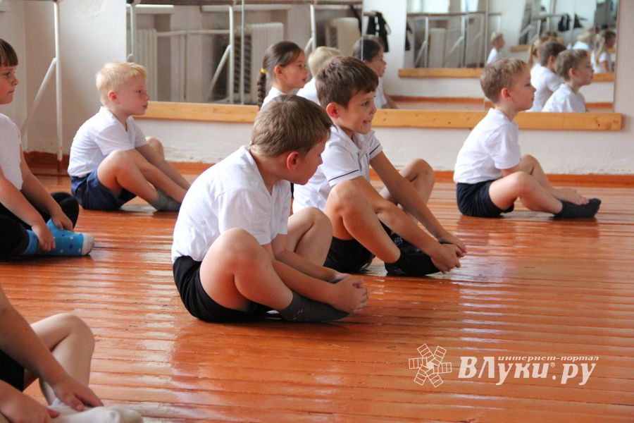 Поздравляем тех, кто сеет доброе и вечное, с профессиональным праздником