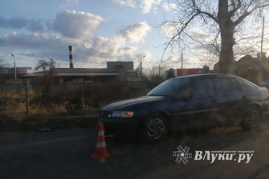 В Великих Луках произошло ДТП (ФОТО)