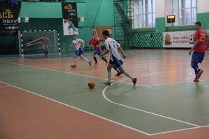 В Великих Луках продолжается Первенство города по мини-футболу (фото)