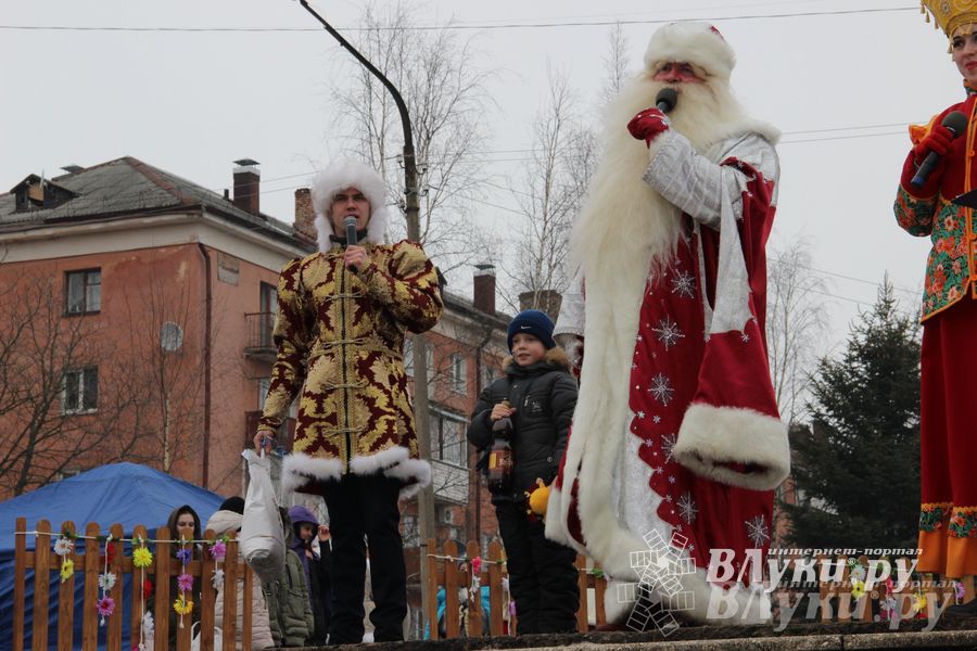 В Великих Луках состоялись проводы Широкой Масленицы — 2015 (фото)