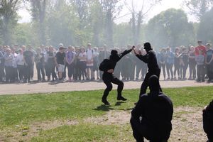 Спецназ «разгромил» на Дятлинке «банду»