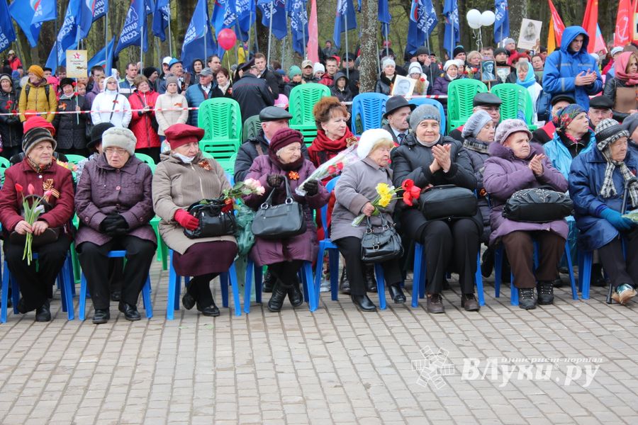В Великих Луках День Победы празднуют все поколения (ФОТО)