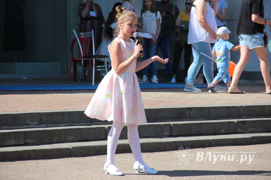 День защиты детей отметили в Великих Луках (ФОТО)