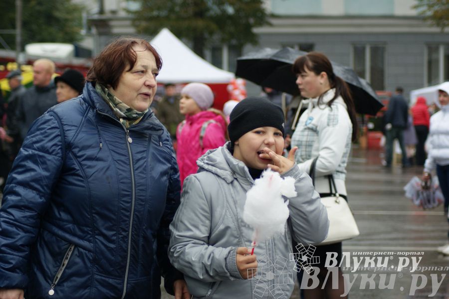 ​Универсальная торговая ярмарка «Осень – 2014» состоялась  в Великих Луках