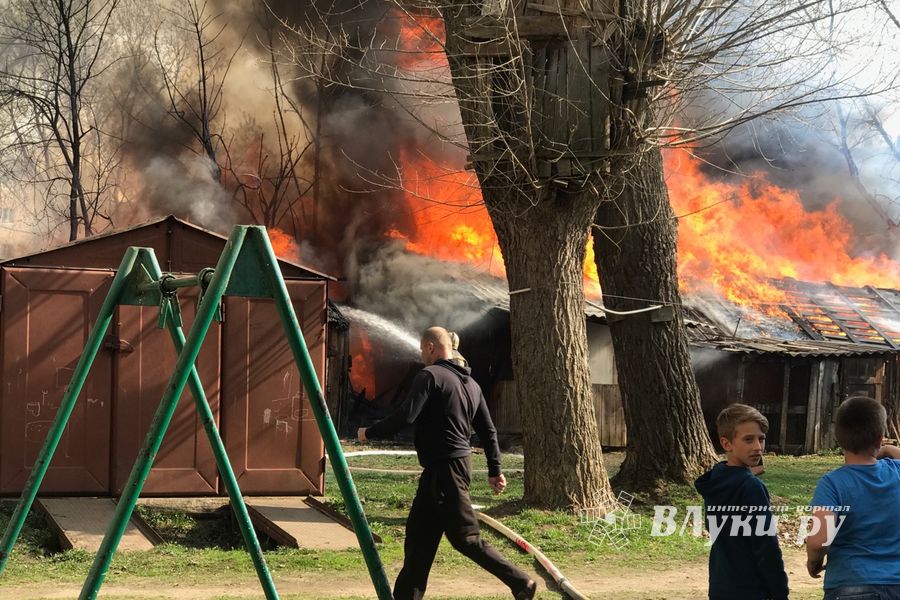 Пожар в проезде Нелидовском (ФОТО; ВИДЕО)