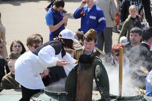Парад Победы в Великих Луках (фото)