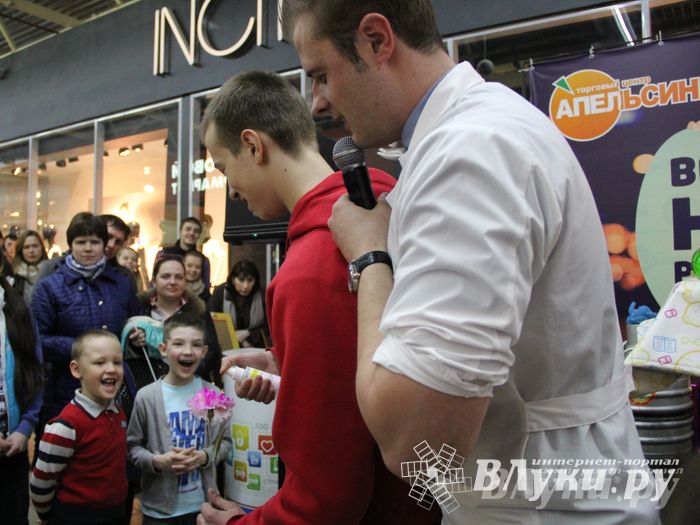 В ТЦ «Апельсин» прошла весенняя ночь распродаж