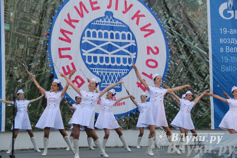 Открытие 19-й Международной встречи воздухоплавателей в Великих Луках
