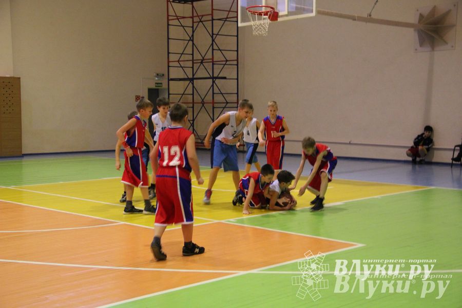 Великолукские баскетболисты стали победителями междугородних соревнований по баскетболу
