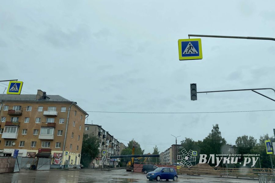 Площадь Калинина опять затопило (ФОТО)