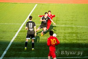 Матчи по футболу в рамках Первенства России проходят в Великих Луках (фото)