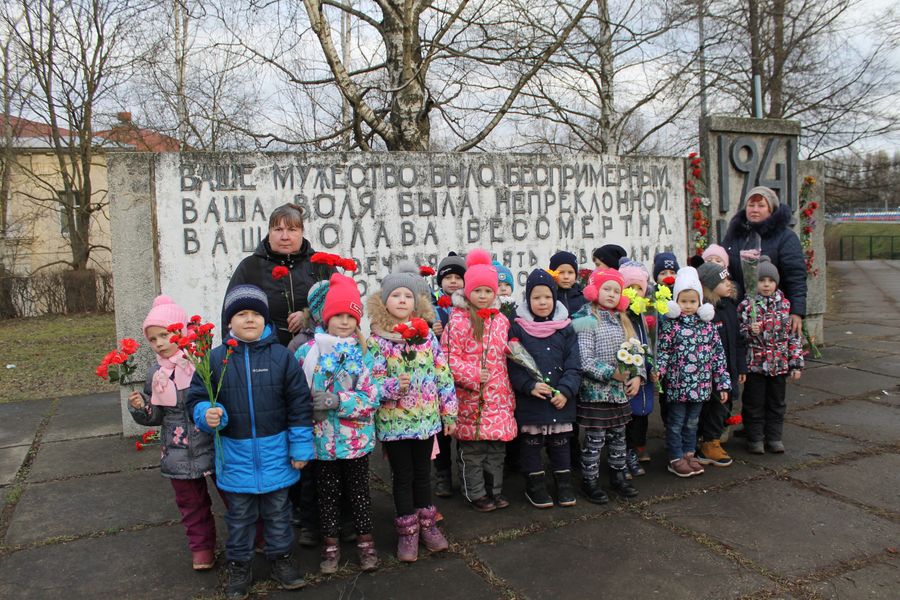 Самые юные великолучане отметили День освобождения города (ФОТО)