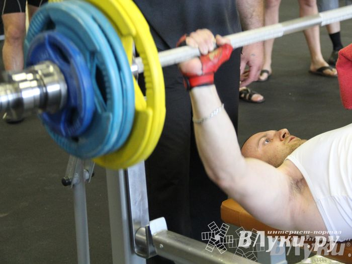 Народный жим в «С-Фитнес»