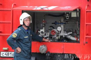 В Великих Луках прошли областные соревнования среди пожарных по спасению пострадавших