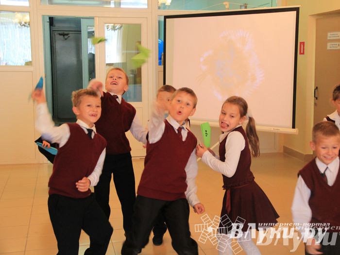 Великолукских лицеистов посвятили в «Маленькие мастера»