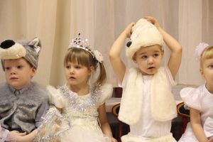 Новогодние утренники в Великих Луках продолжаются (ФОТО)