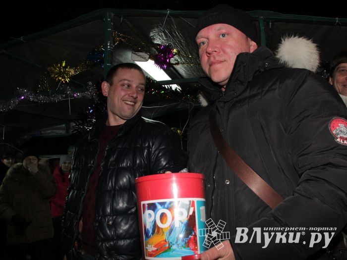 Великие Луки к встрече Нового года готовы (ФОТО)