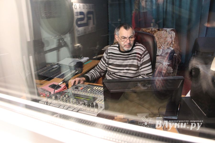 Участники медиапроета «Новые Голоса ДЕТИ на Новом Радио Великие Луки» записали видеоролики (ФОТО)