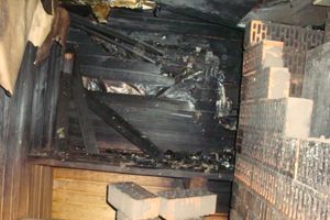 В Великих Луках горела баня (фото)