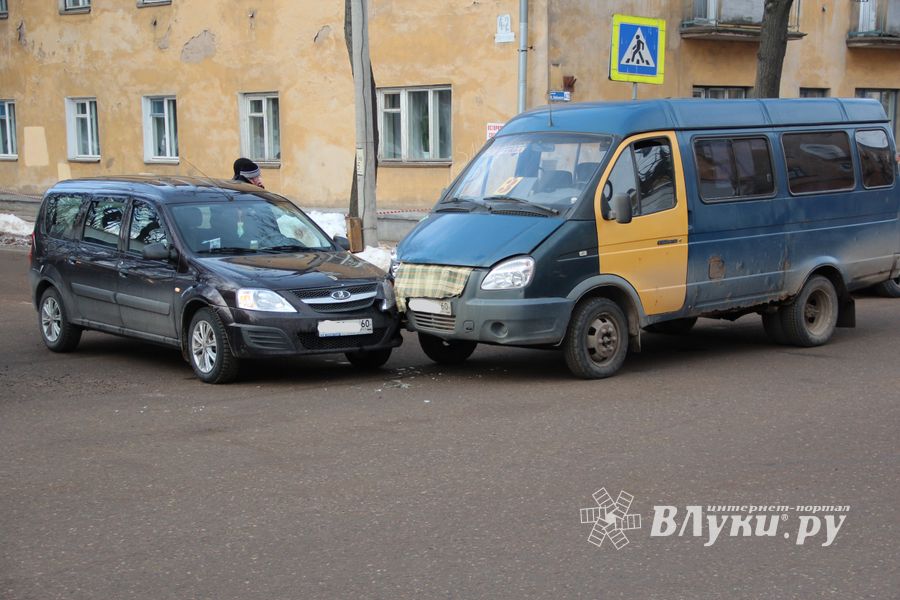 На ул. К.Либкнехта столкнулись «Лада» и «ГАЗель» (ФОТО)
